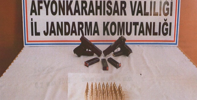 Jandarma Düğünlerde Silah Atanlara Geçit Vermiyor