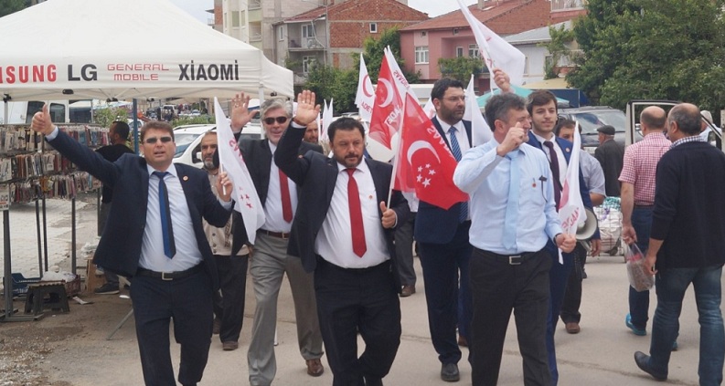 Saadet Partisi Adayları Sandıklı'da Sevgi Yürüyüşü Ve Mitingler Düzenledi.