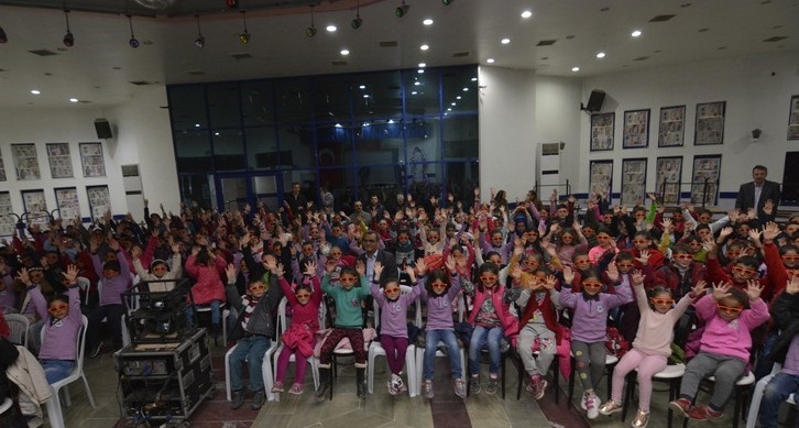 öğrencilerin 3d Sinema Keyfi