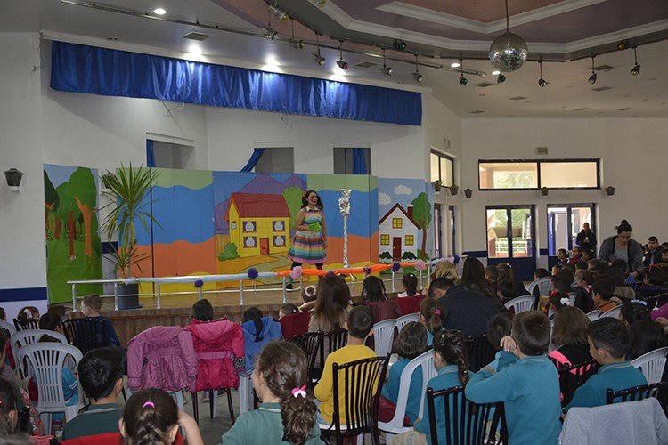 Sihirli Kız Ve Arkadaşları İsimli çocuk Oyunu Sahne Aldı