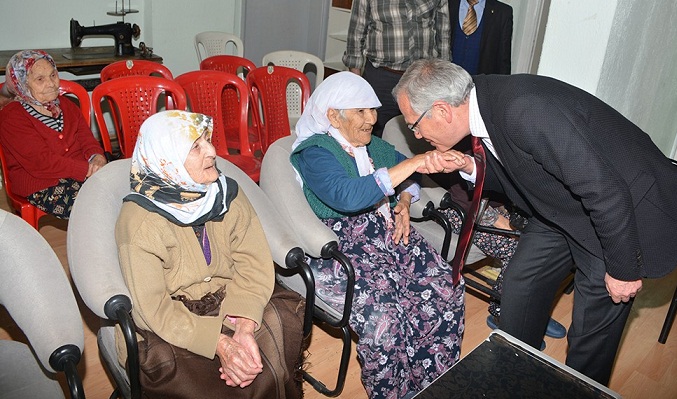 Başkan Saffet Acar’dan Yaşlılara Saygı Ziyareti