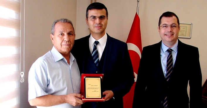 Sandıklı'nın Hayırseverlerine Teşekkür Plaketi...