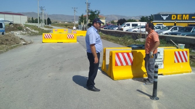 Kamyon Trafiğine Kapatıldı..