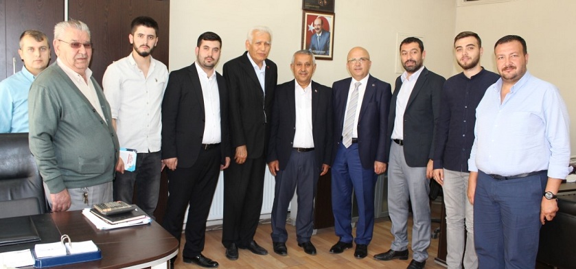 Zeybek, “sahada Sadece Ak Parti Var”