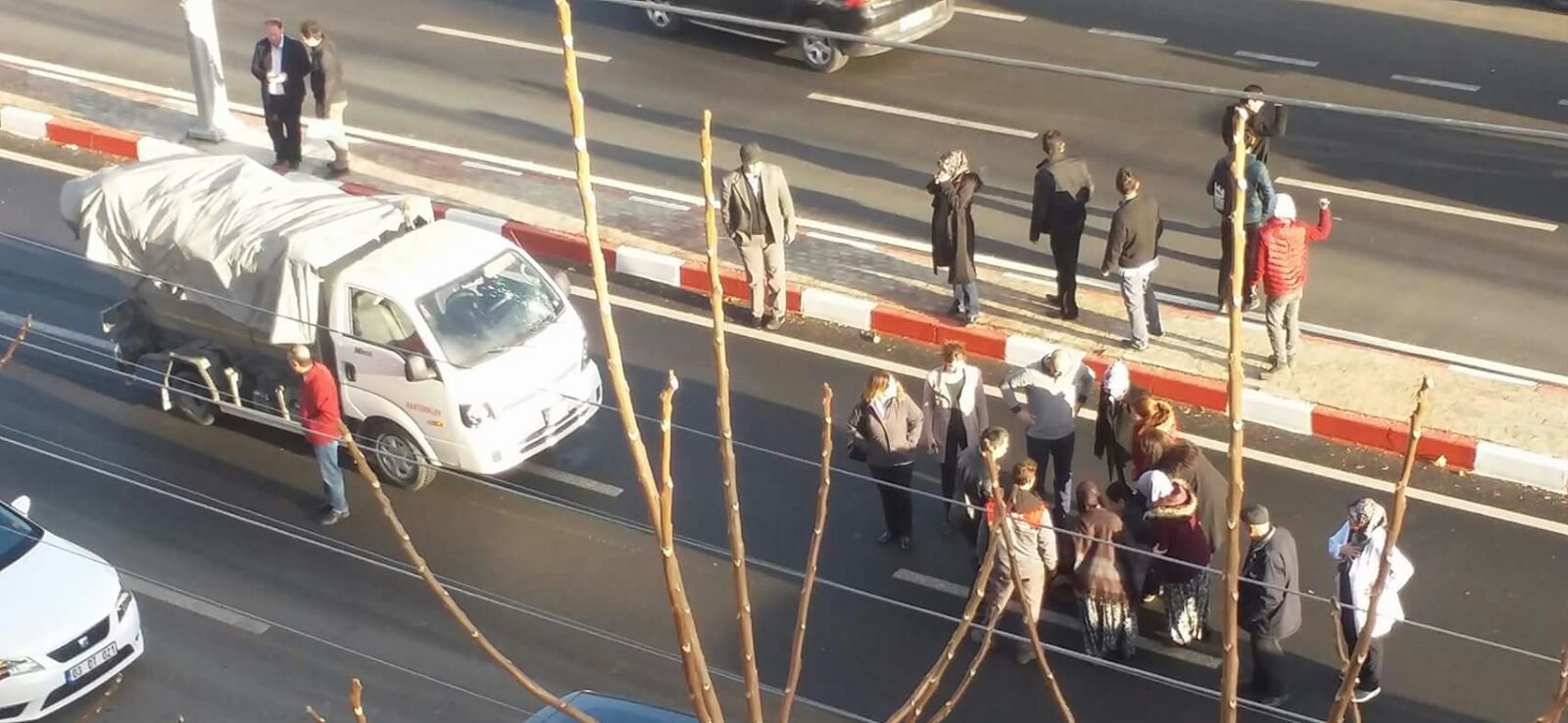 öğrenci Arabanın Altında Kaldı