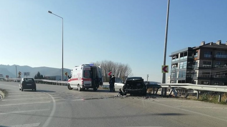 Virajı Alamayınca Bariyerlere çarptı