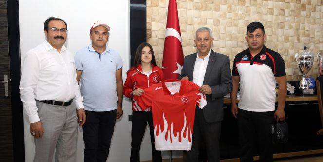 Gururumuz Eda Nur´dan Ziyaret