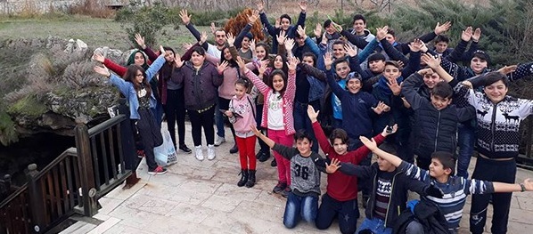 Kolej öğrencileri Kaklık Mağarasında