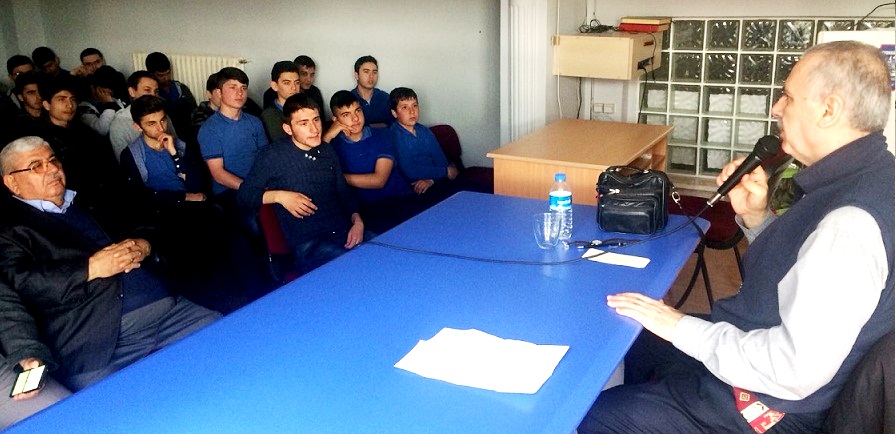 Hattat Ali Hüsrevoğlu Mezun Olduğu Okulu Ziyaret Etti